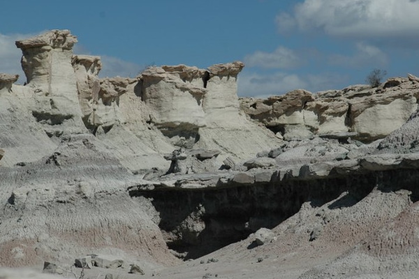 Moon Valley hanging rock sites