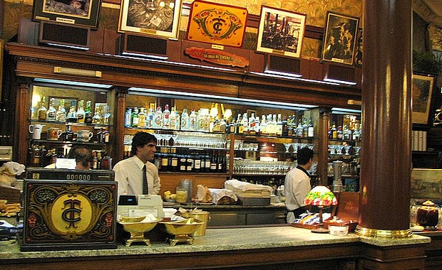 Cafe Tortoni bar