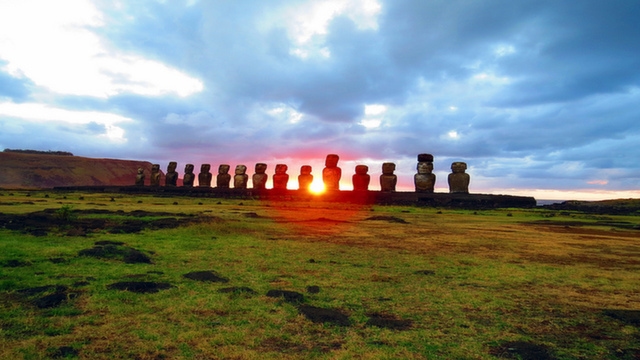 Sunrise at Ahu Tongariki