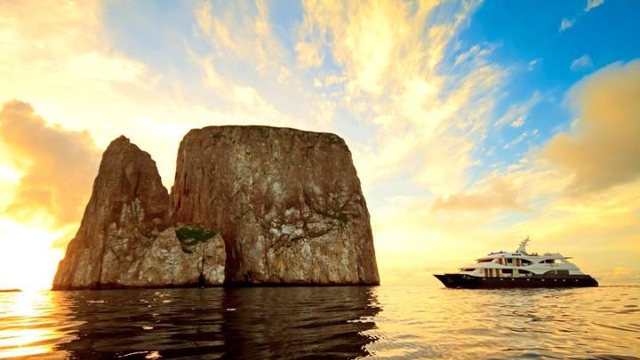 Galapagos boat