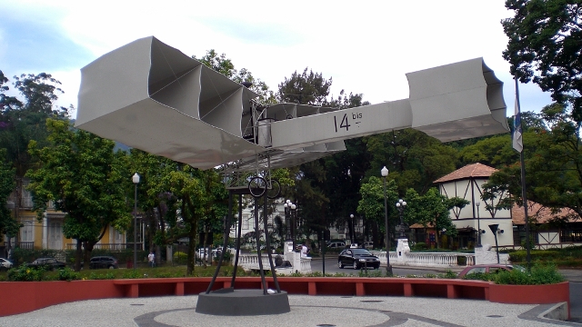 14 Bis Square, Petropolis